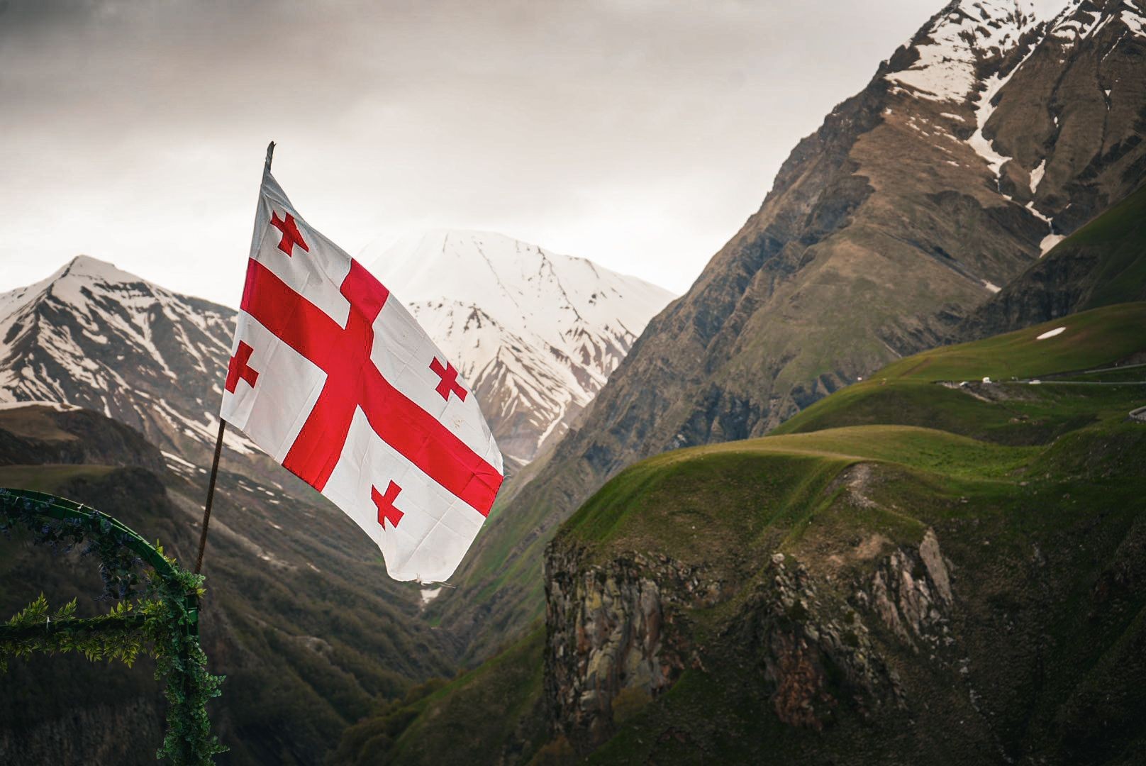Tbilisi: Kazbegi & Highlights of Caucasus Mountains Day Trip